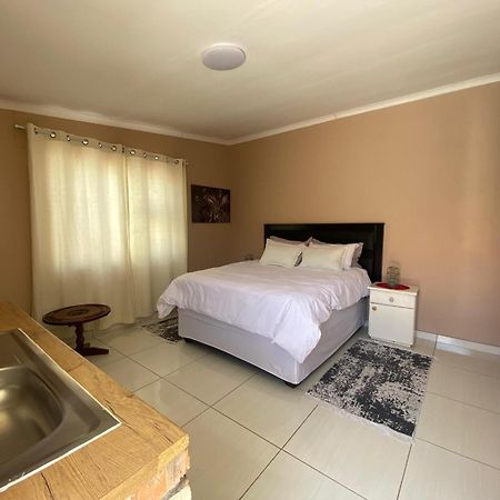 Inecia'S B & B Uis Zewnętrze zdjęcie