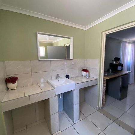 Inecia'S B & B Uis Zewnętrze zdjęcie